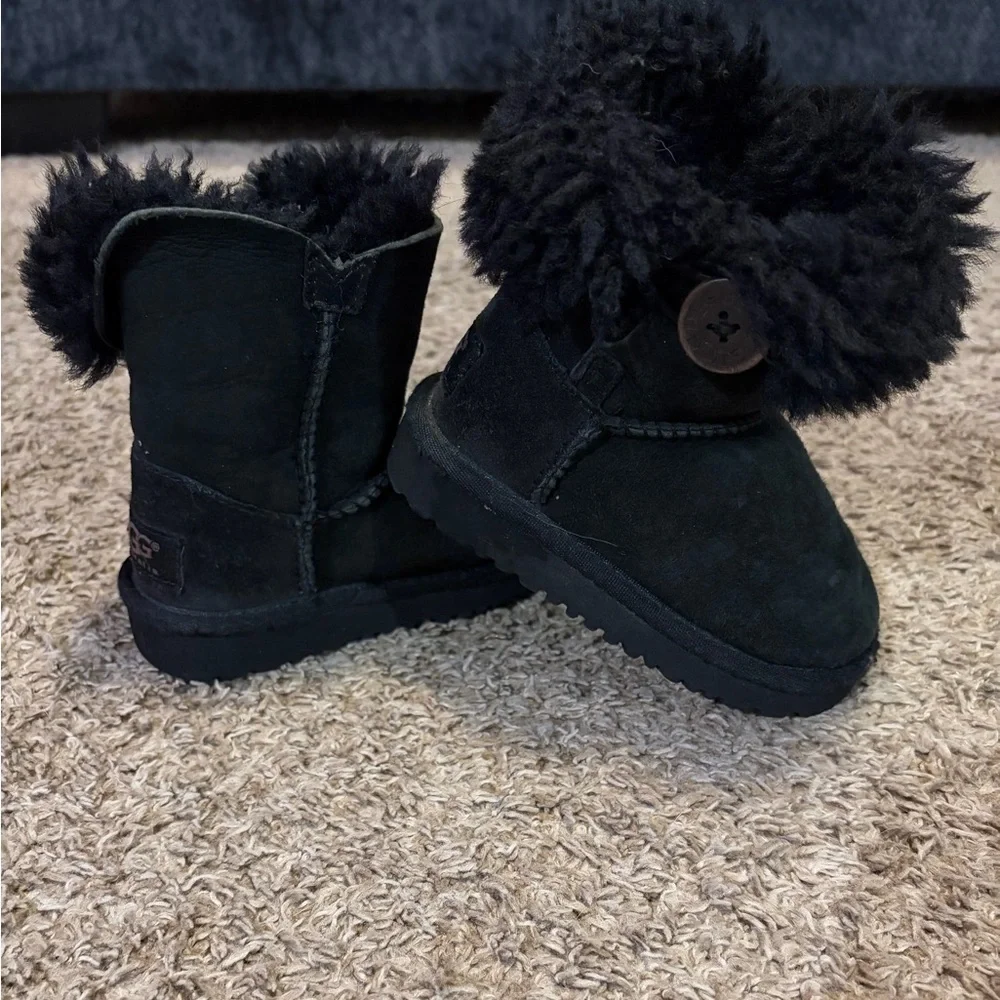 Ugg Toddler Mini Bailey Button II Boot Black